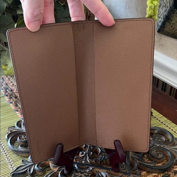 Coach Medium Brown Pebbled Leather Checkbook Wallet. VGUC - Picture 3 of 9